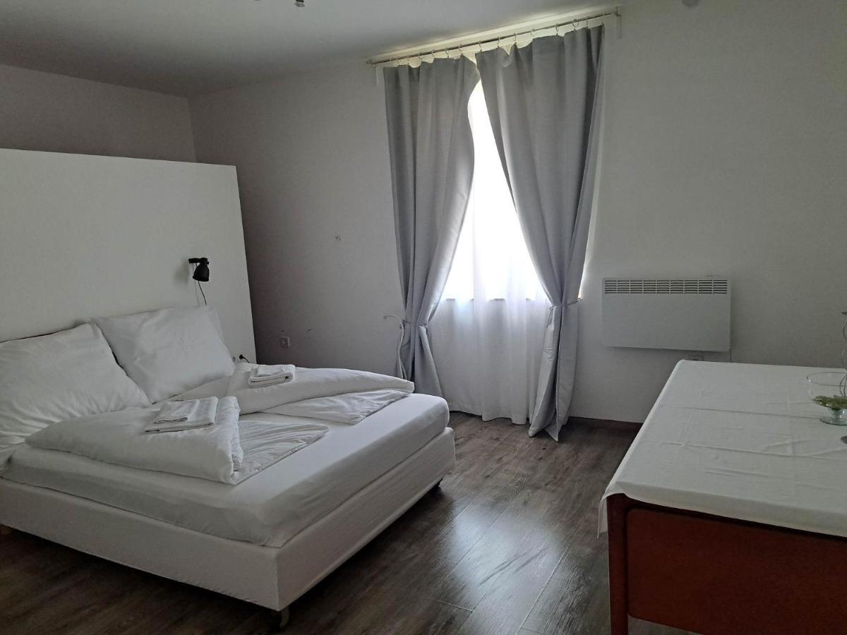 Tarcal Apartman *
